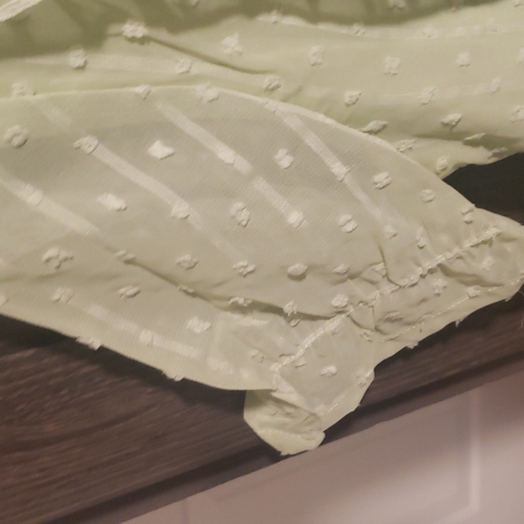 ♥️New boutique deep v swiss dot top - Picture 9 of 10